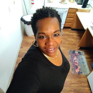 Meet your Posher, Denise